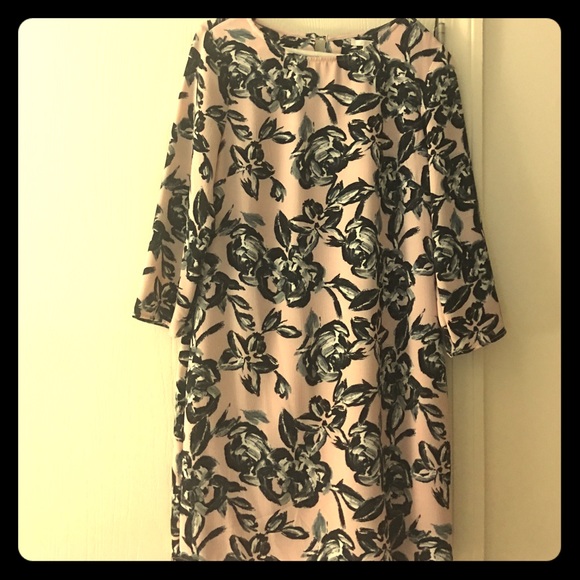 C&E Dresses & Skirts - C&E Floral Sheath Dress